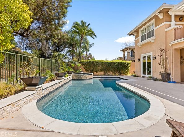 10 Summit Court, Rancho Santa Margarita CA 92688