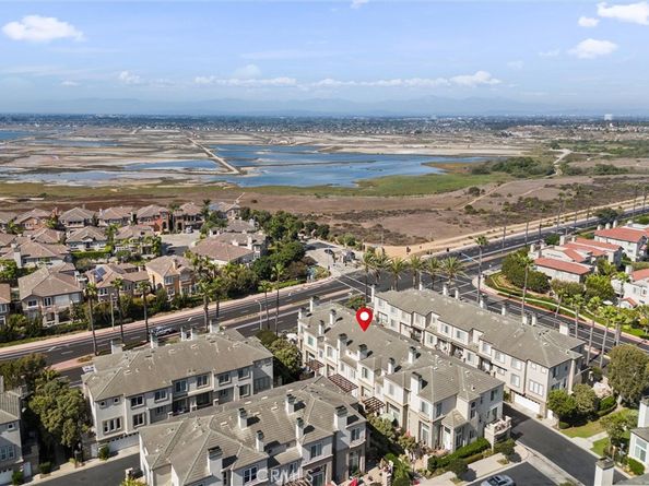 19271 Surfwave Drive, Huntington Beach CA 92648