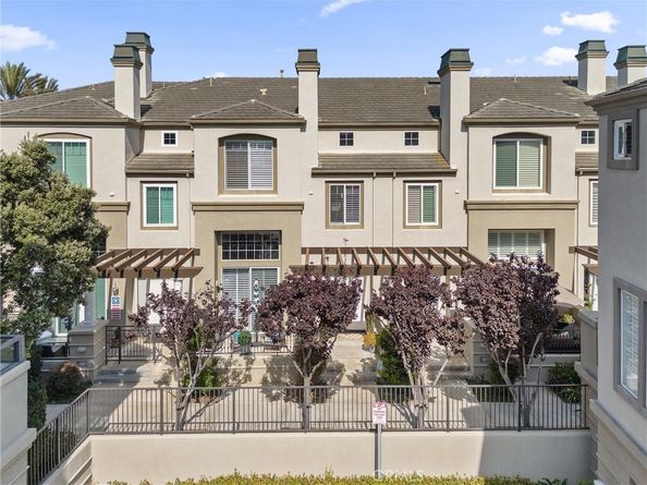 19271 Surfwave Drive, Huntington Beach CA 92648