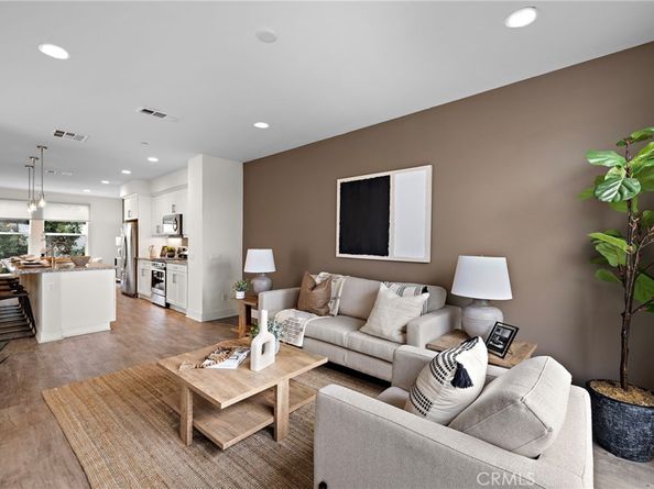 645 W 17th Street, Costa Mesa CA 92627