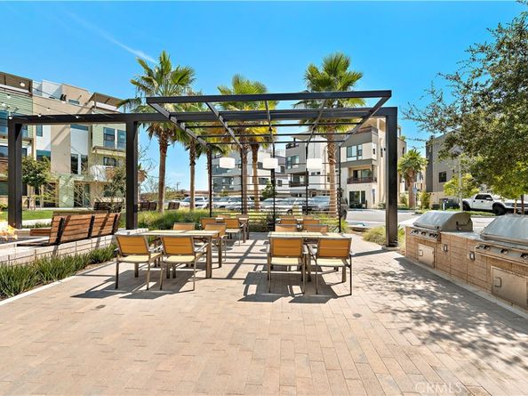 645 W 17th Street, Costa Mesa CA 92627