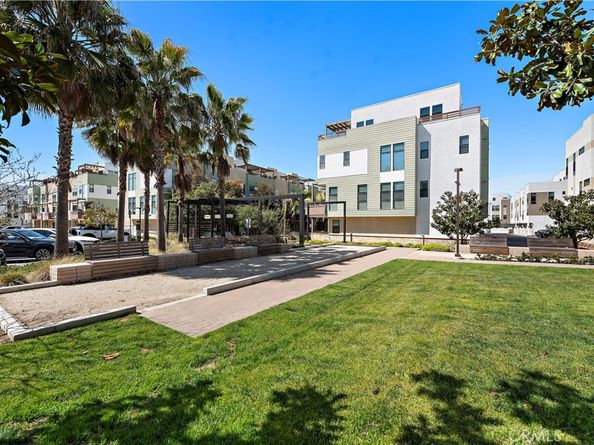 645 W 17th Street, Costa Mesa CA 92627