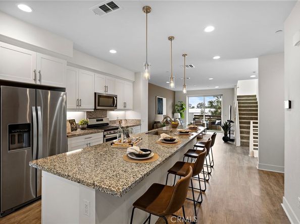 645 W 17th Street, Costa Mesa CA 92627