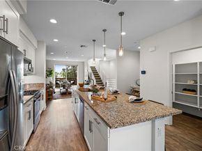 645 W 17th Street, Costa Mesa CA 92627