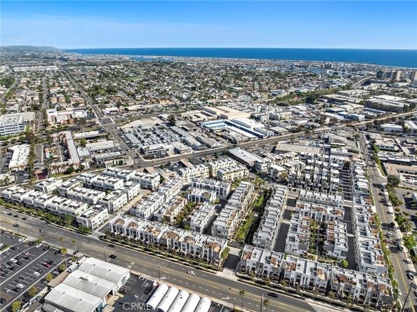 645 W 17th Street, Costa Mesa CA 92627