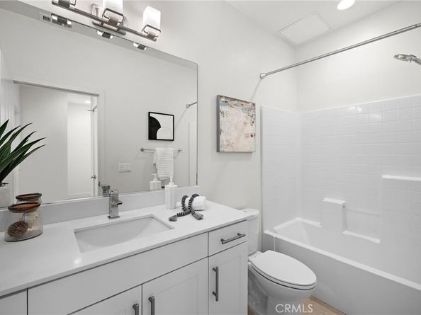 645 W 17th Street, Costa Mesa CA 92627