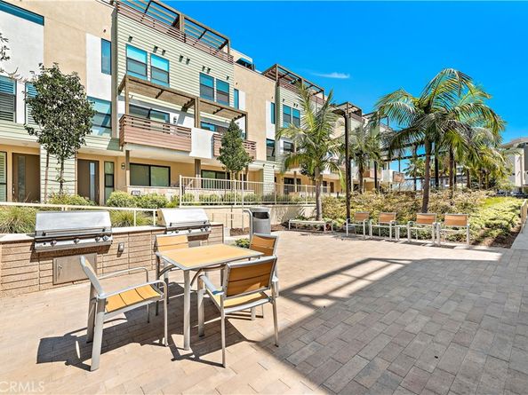 645 W 17th Street, Costa Mesa CA 92627