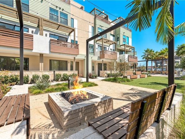 645 W 17th Street, Costa Mesa CA 92627