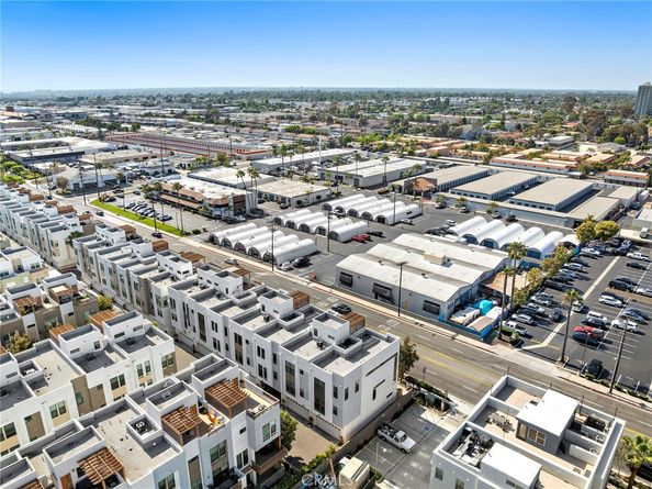 645 W 17th Street, Costa Mesa CA 92627