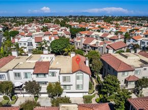 19362 Maidstone Lane, Huntington Beach CA 92648