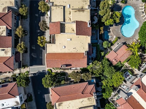 19362 Maidstone Lane, Huntington Beach CA 92648
