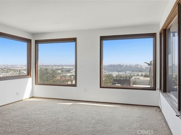 3320 Hill, San Diego CA 92106