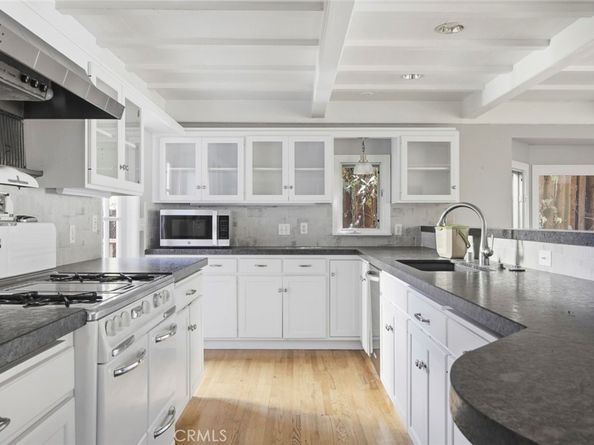 3320 Hill, San Diego CA 92106