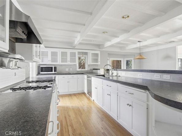 3320 Hill, San Diego CA 92106