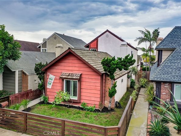 2007 Delaware Street, Huntington Beach CA 92648