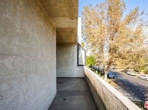 729 S Hobart Boulevard 28, Los Angeles CA 90005
