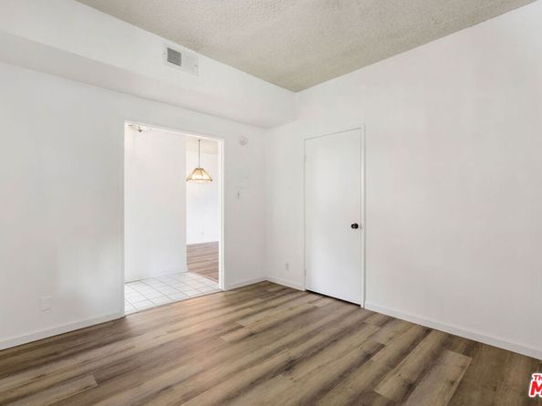 729 S Hobart Boulevard 28, Los Angeles CA 90005