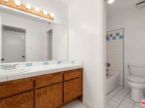 729 S Hobart Boulevard 28, Los Angeles CA 90005
