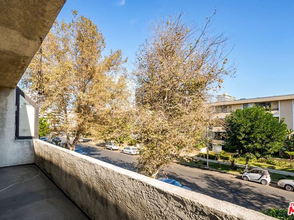 729 S Hobart Boulevard 28, Los Angeles CA 90005