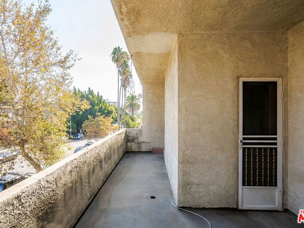 729 S Hobart Boulevard 28, Los Angeles CA 90005