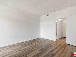 729 S Hobart Boulevard 28, Los Angeles CA 90005