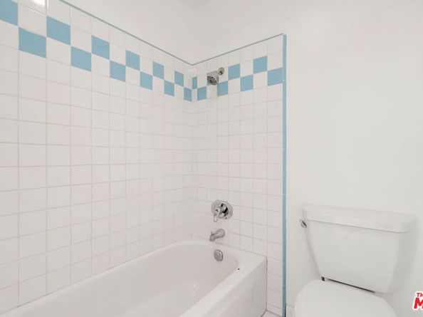 729 S Hobart Boulevard 28, Los Angeles CA 90005