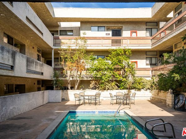729 S Hobart Boulevard 28, Los Angeles CA 90005