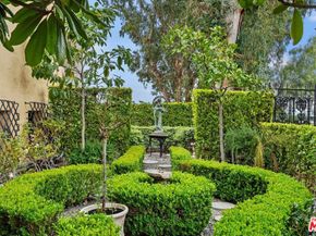 4320 Cedarhurst Circle, Los Angeles CA 90027