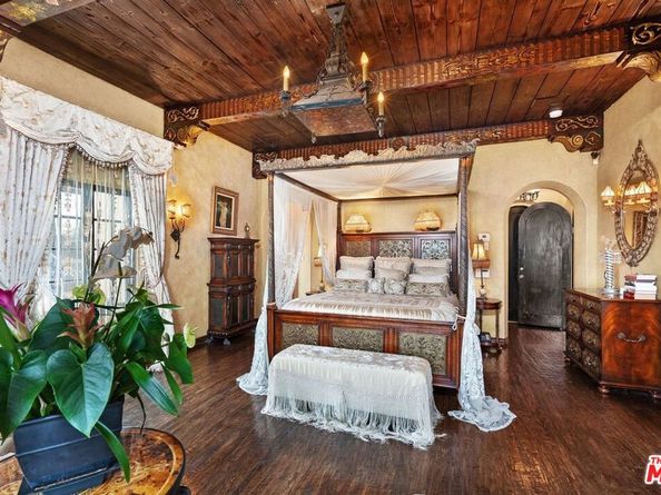 4320 Cedarhurst Circle, Los Angeles CA 90027