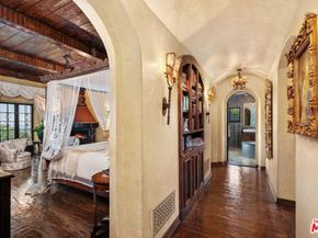 4320 Cedarhurst Circle, Los Angeles CA 90027