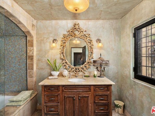 4320 Cedarhurst Circle, Los Angeles CA 90027