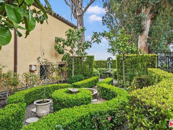 4320 Cedarhurst Circle, Los Angeles CA 90027