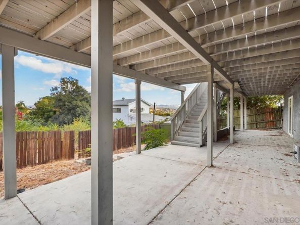 8553 Gardena Rd, Lakeside CA 92040