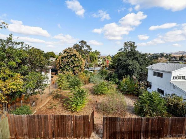 8553 Gardena Rd, Lakeside CA 92040
