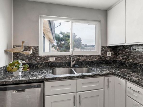 3427 Los Mochis, Oceanside CA 92056