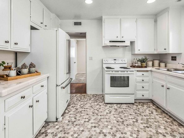 6922 Enders Ave, San Diego CA 92122