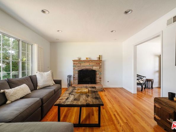 5357 Bevis Avenue, Sherman Oaks CA 91411