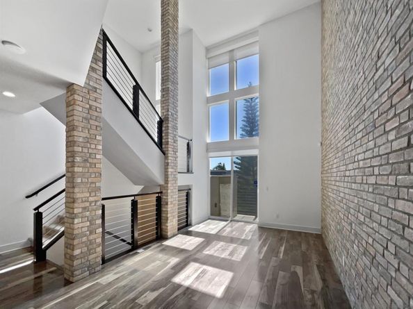 7887 Stylus Dr, San Diego CA 92108