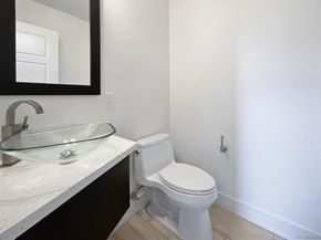 7887 Stylus Dr, San Diego CA 92108