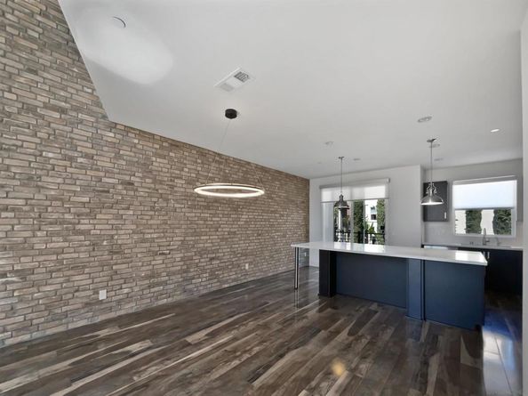 7887 Stylus Dr, San Diego CA 92108
