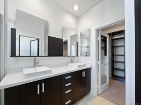 7887 Stylus Dr, San Diego CA 92108