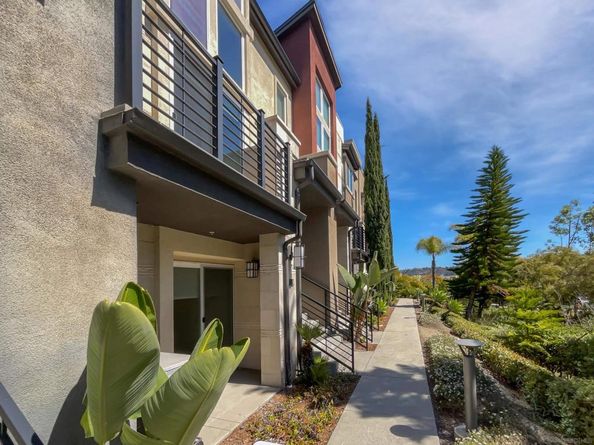 7887 Stylus Dr, San Diego CA 92108