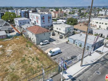 1452 W Jefferson Boulevard
