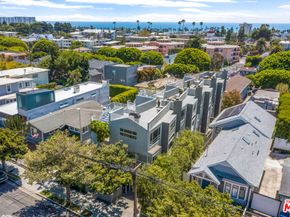2020 6th Street 2, Santa Monica CA 90405