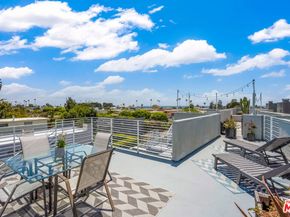 2020 6th Street 2, Santa Monica CA 90405