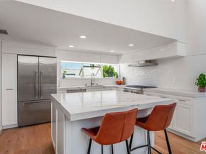 2020 6th Street 2, Santa Monica CA 90405