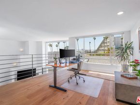 2020 6th Street 2, Santa Monica CA 90405
