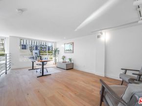 2020 6th Street 2, Santa Monica CA 90405