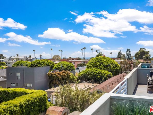 2020 6th Street 2, Santa Monica CA 90405