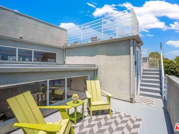 2020 6th Street 2, Santa Monica CA 90405